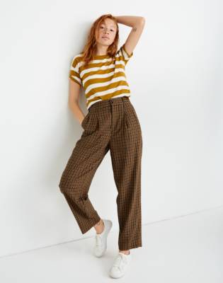 Pleated Taper Wide-Leg Pants in Desert 