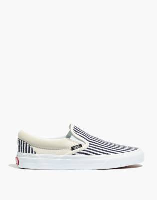 white vans with black stripe womens