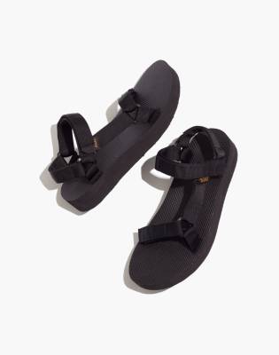 teva black midform sandals