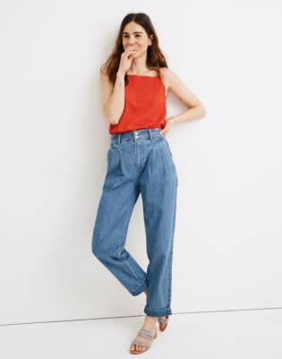 pleated tapered jeans