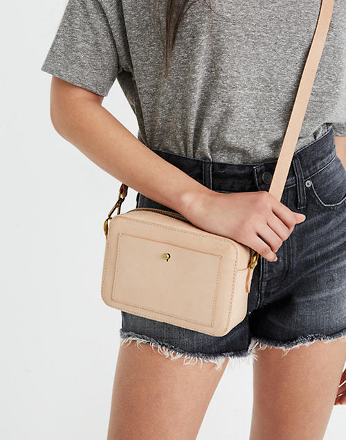 Vachetta Leather Transport Camera Bag | Madewell | Crossbody bag for travel | Cute Crossbody Bags To Match Your Outfits | Cute Outfits