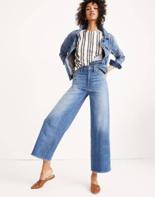 Petite Wide-Leg Crop Jeans in Finney Wash