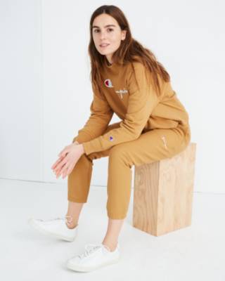 Champion&reg; Elastic Cuff Sweatpants in null image 2