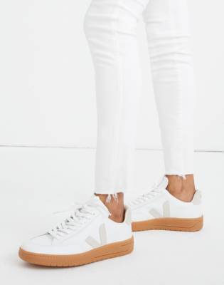 v12 white natural gum sole