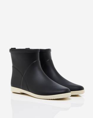 madewell black rain boots