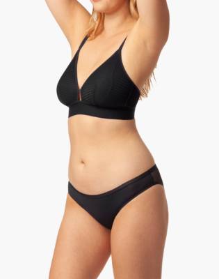 black busty bralette