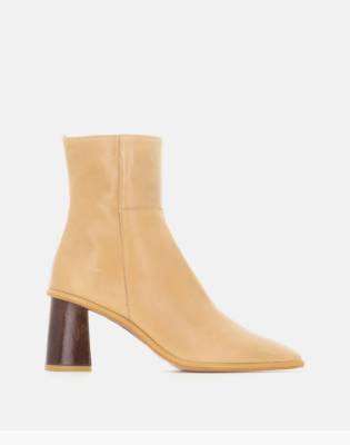 Mw Alohas Leather West Block-heeled Boots In Beige