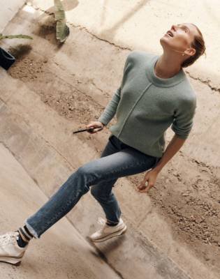 The Perfect Vintage Jean in Enmore Wash: Raw-Hem Edition in enmore wash image 6