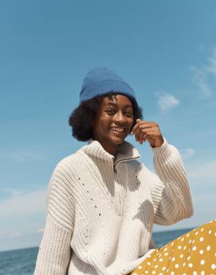 half sweater with cap