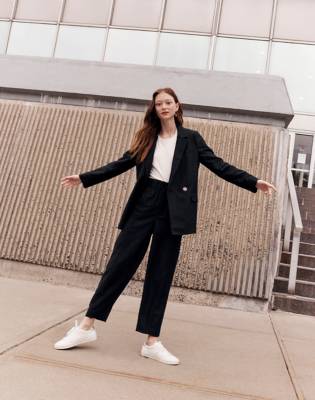 Madewell Women's Caldwell Double-Breasted Blazer: Two Button Edition in True Black - Size M