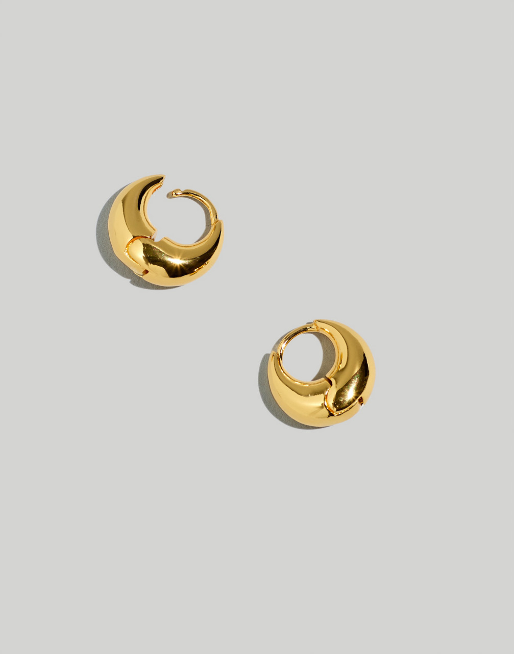 Mw Puffy Hoop Earrings In Polished Gold